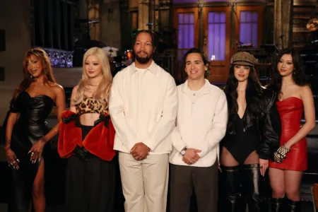 Brunson brings the Knicks to premiere of 'SNL'